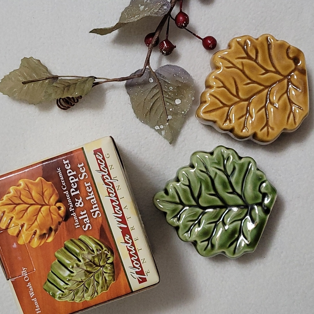 Fall leaves salt and pepper shakers hand-painted ceramic Bealls Florida Autumn